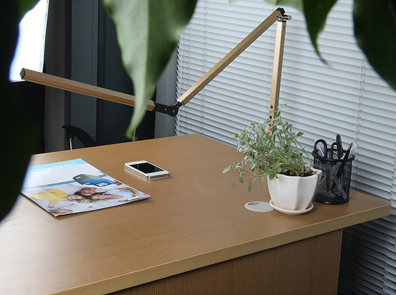 Flexible Modern Aluminum Desk Lamp