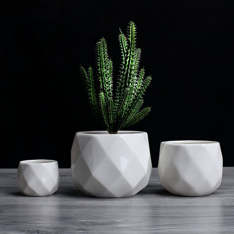 Diamond Textured White Ceramic Flower Pot