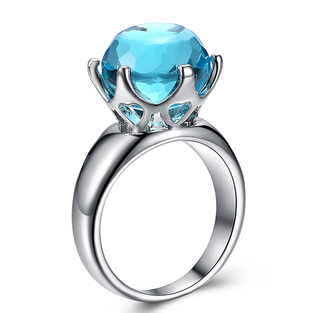 Women’s Fine Ring with Blue Crystal
