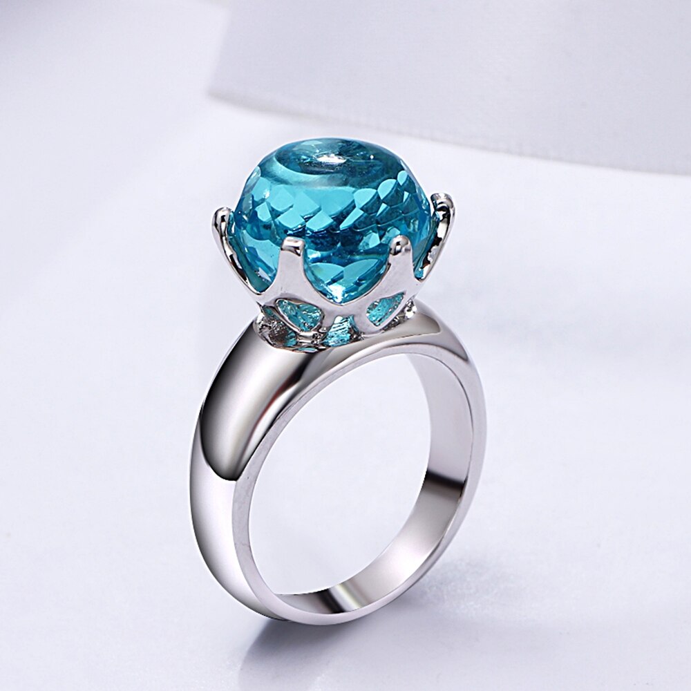 Women’s Fine Ring with Blue Crystal