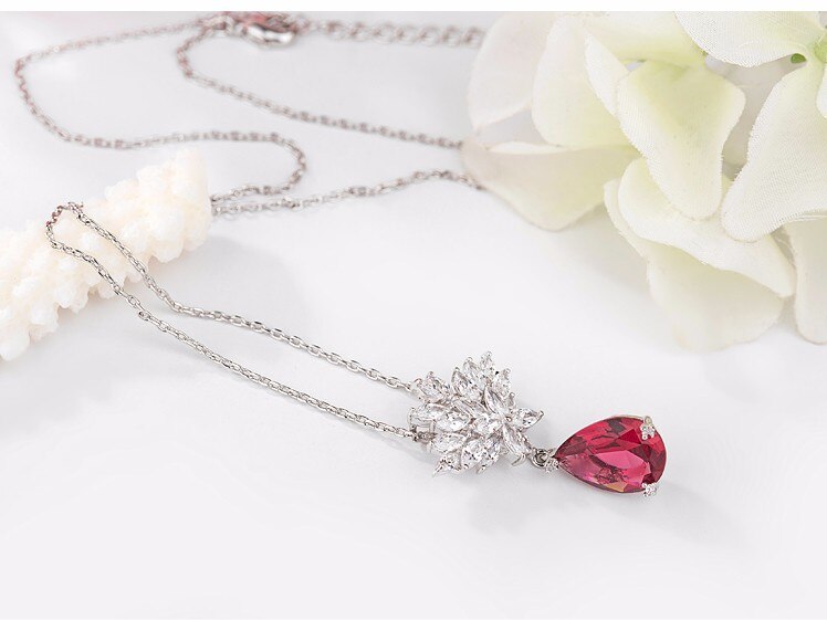 Women's Luxury Earrings and Necklace Jewelry Set Women's Luxury Earrings and Necklace Jewelry Set