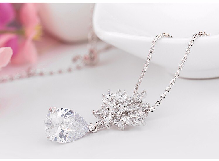 Women's Luxury Earrings and Necklace Jewelry Set