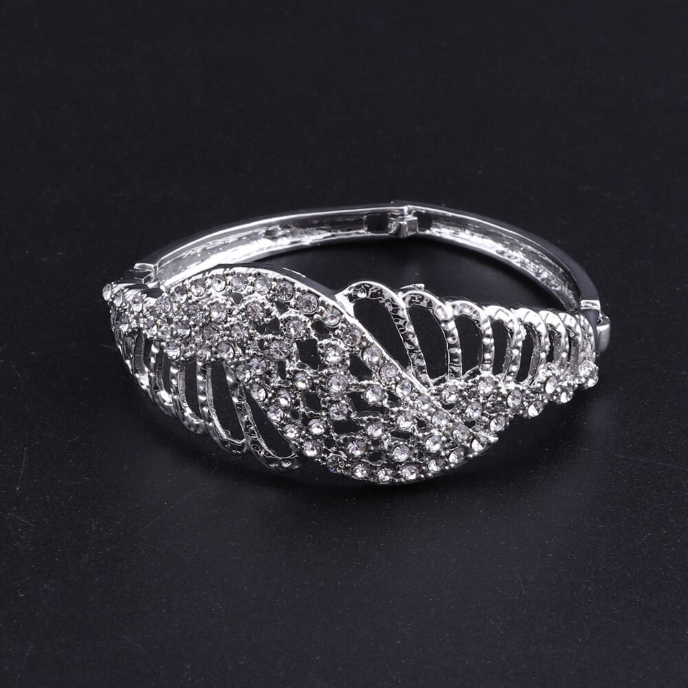 Women's Silver Plated Crystal Ornamented Jewelry Set